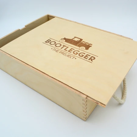 Κουτί Ξύλινο Τριών Φιαλων Με Κορδόνι Bootlegger